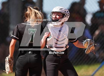 Thumbnail 3 in Horizon vs. Fossil Ridge (CHSAA 5A First Round) photogallery.