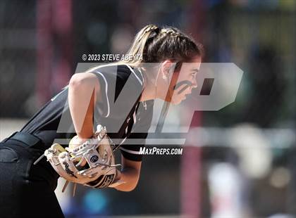 Thumbnail 1 in Horizon vs. Fossil Ridge (CHSAA 5A First Round) photogallery.