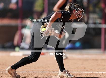 Thumbnail 2 in Horizon vs. Fossil Ridge (CHSAA 5A First Round) photogallery.