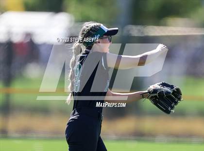 Thumbnail 3 in Horizon vs. Fossil Ridge (CHSAA 5A First Round) photogallery.