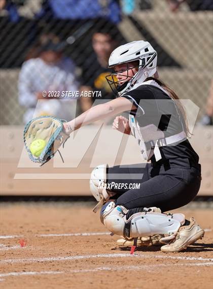 Thumbnail 2 in Horizon vs. Fossil Ridge (CHSAA 5A First Round) photogallery.