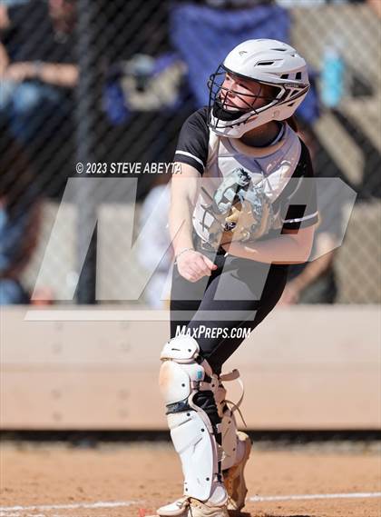 Thumbnail 1 in Horizon vs. Fossil Ridge (CHSAA 5A First Round) photogallery.