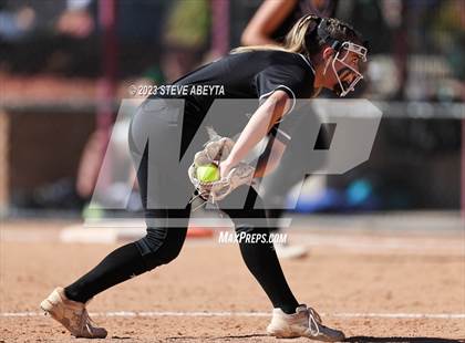 Thumbnail 1 in Horizon vs. Fossil Ridge (CHSAA 5A First Round) photogallery.