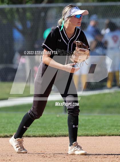 Thumbnail 3 in Horizon vs. Fossil Ridge (CHSAA 5A First Round) photogallery.