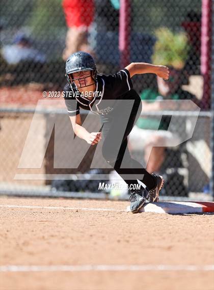 Thumbnail 2 in Horizon vs. Fossil Ridge (CHSAA 5A First Round) photogallery.