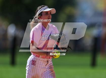 Thumbnail 1 in Horizon vs. Fossil Ridge (CHSAA 5A First Round) photogallery.