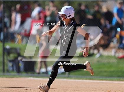 Thumbnail 1 in Horizon vs. Fossil Ridge (CHSAA 5A First Round) photogallery.