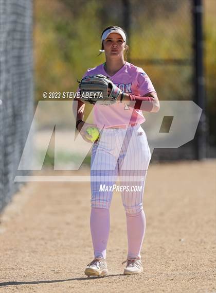 Thumbnail 1 in Horizon vs. Fossil Ridge (CHSAA 5A First Round) photogallery.
