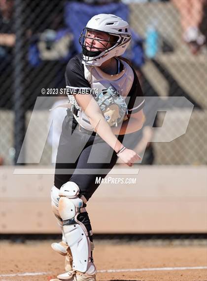 Thumbnail 2 in Horizon vs. Fossil Ridge (CHSAA 5A First Round) photogallery.