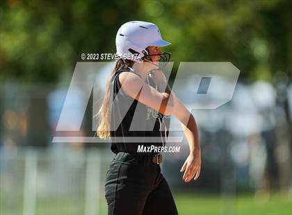 Thumbnail 2 in Horizon vs. Fossil Ridge (CHSAA 5A First Round) photogallery.