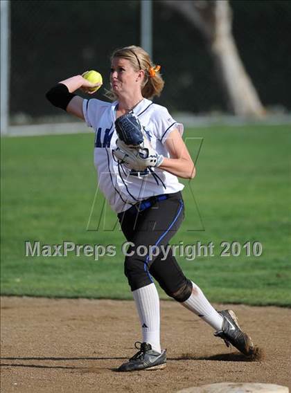 Thumbnail 3 in Ramona vs Torrey Pines (North County Tournament) photogallery.
