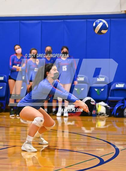 Thumbnail 2 in Tamalpais @ Branson (Senior Night) photogallery.