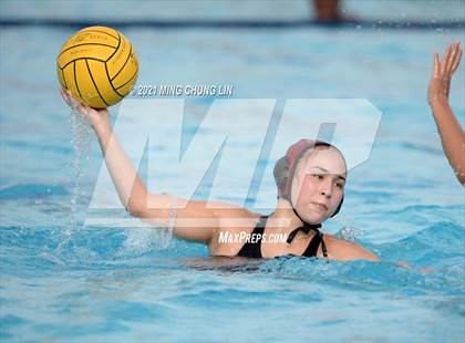 Thumbnail 1 in Oaks Christian vs. Harvard-westlake (Bill Barnett Holiday Cup) photogallery.