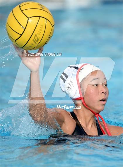 Thumbnail 1 in Oaks Christian vs. Harvard-westlake (Bill Barnett Holiday Cup) photogallery.