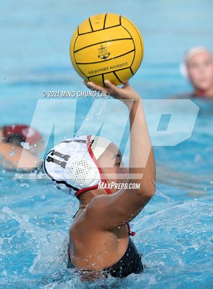 Thumbnail 3 in Oaks Christian vs. Harvard-westlake (Bill Barnett Holiday Cup) photogallery.