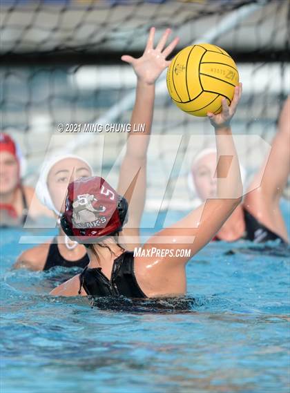 Thumbnail 2 in Oaks Christian vs. Harvard-westlake (Bill Barnett Holiday Cup) photogallery.