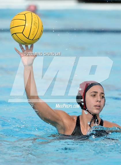 Thumbnail 2 in Oaks Christian vs. Harvard-westlake (Bill Barnett Holiday Cup) photogallery.