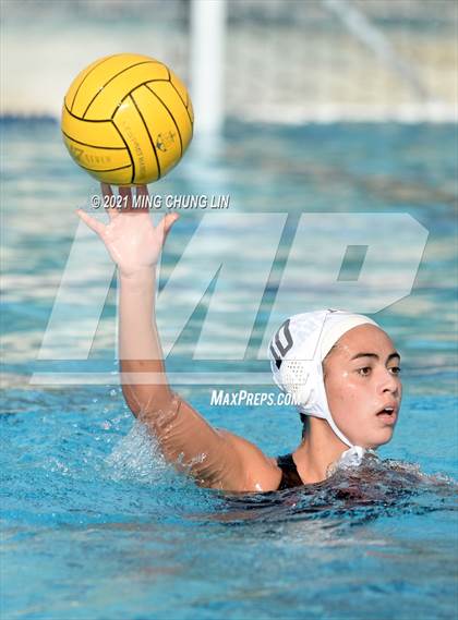 Thumbnail 2 in Oaks Christian vs. Harvard-westlake (Bill Barnett Holiday Cup) photogallery.