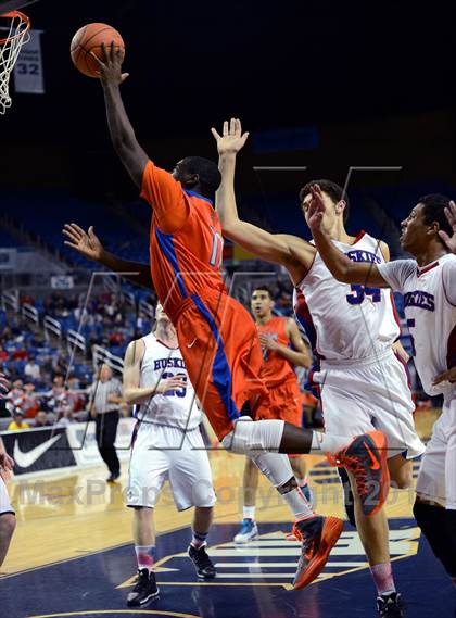 Thumbnail 1 in Reno vs. Bishop Gorman (NIAA State Semifinal) photogallery.