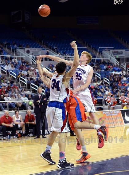 Thumbnail 2 in Reno vs. Bishop Gorman (NIAA State Semifinal) photogallery.
