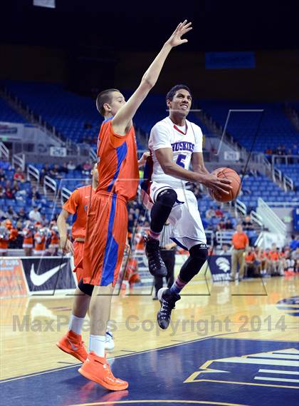 Thumbnail 3 in Reno vs. Bishop Gorman (NIAA State Semifinal) photogallery.
