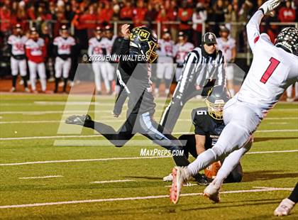 Thumbnail 2 in Lakota West vs. Archbishop Moeller (OHSAA Region 4 Regional Final) photogallery.