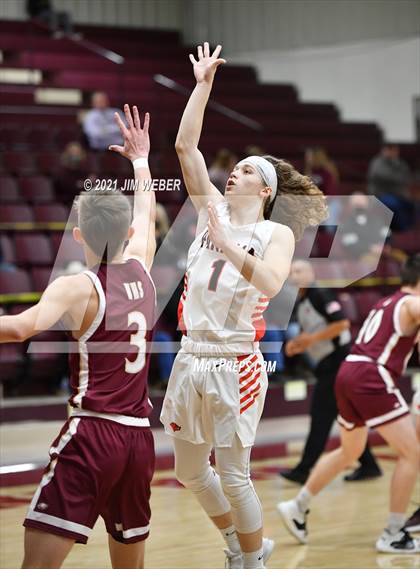 Thumbnail 2 in Panama vs Warner (OSSAA 2A Regional Playoff) photogallery.