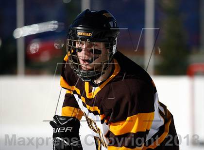 Thumbnail 1 in Oakville vs. Lindbergh (St. Louis Winter Classic) photogallery.