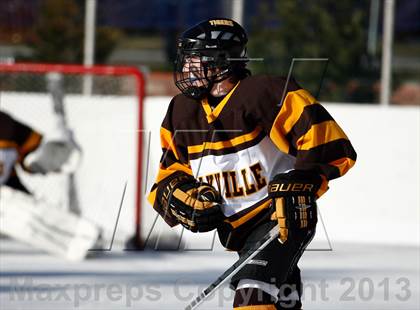 Thumbnail 2 in Oakville vs. Lindbergh (St. Louis Winter Classic) photogallery.