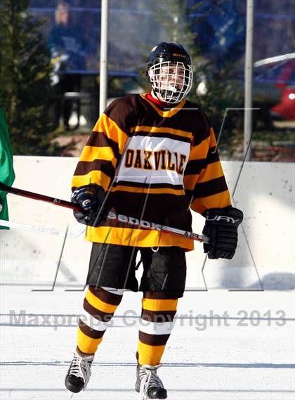 Thumbnail 1 in Oakville vs. Lindbergh (St. Louis Winter Classic) photogallery.