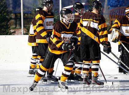Thumbnail 3 in Oakville vs. Lindbergh (St. Louis Winter Classic) photogallery.