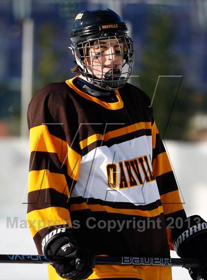 Thumbnail 2 in Oakville vs. Lindbergh (St. Louis Winter Classic) photogallery.