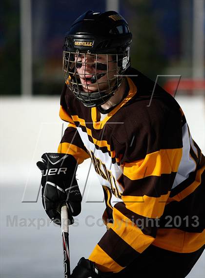Thumbnail 3 in Oakville vs. Lindbergh (St. Louis Winter Classic) photogallery.