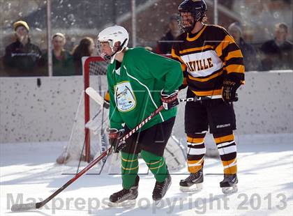 Thumbnail 1 in Oakville vs. Lindbergh (St. Louis Winter Classic) photogallery.