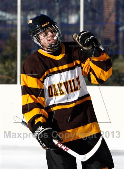 Thumbnail 2 in Oakville vs. Lindbergh (St. Louis Winter Classic) photogallery.