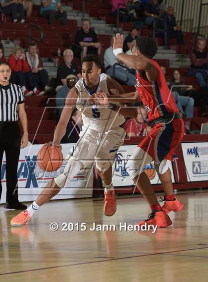 Thumbnail 3 in Redondo Union vs Bishop Gorman (MaxPreps Holiday Classic) photogallery.