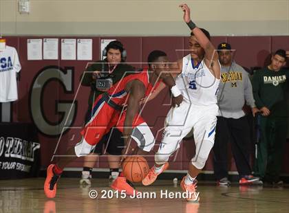 Thumbnail 1 in Redondo Union vs Bishop Gorman (MaxPreps Holiday Classic) photogallery.