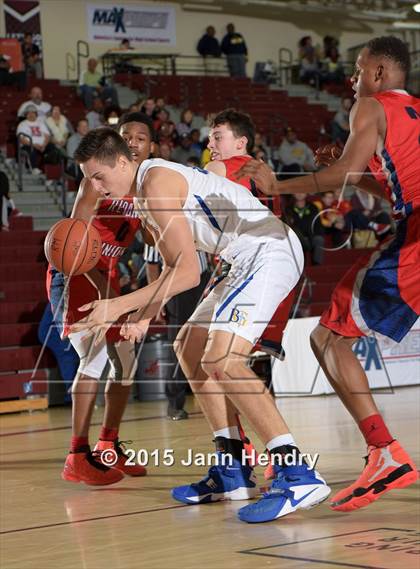 Thumbnail 2 in Redondo Union vs Bishop Gorman (MaxPreps Holiday Classic) photogallery.