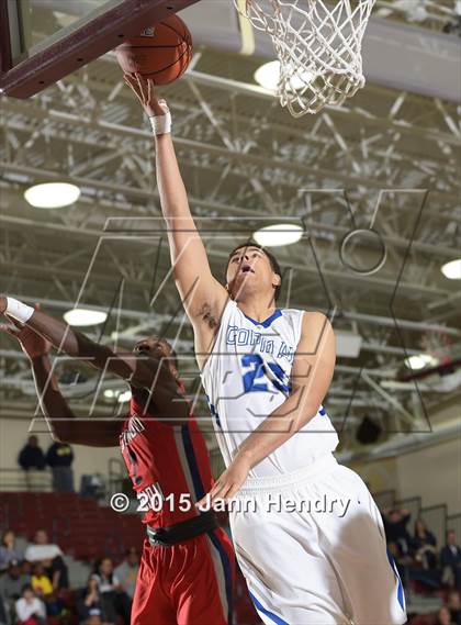 Thumbnail 1 in Redondo Union vs Bishop Gorman (MaxPreps Holiday Classic) photogallery.