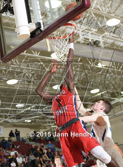 Thumbnail 2 in Redondo Union vs Bishop Gorman (MaxPreps Holiday Classic) photogallery.