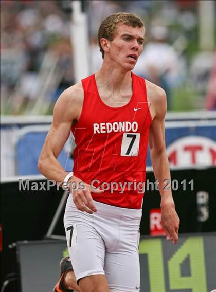 Thumbnail 3 in CIF State Track & Field Championships (1600m) photogallery.