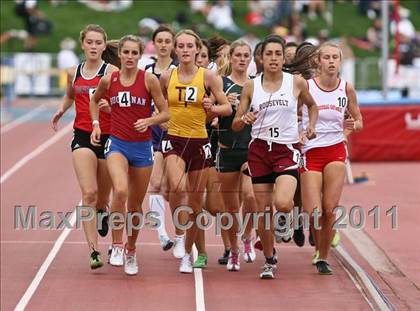 Thumbnail 1 in CIF State Track & Field Championships (1600m) photogallery.