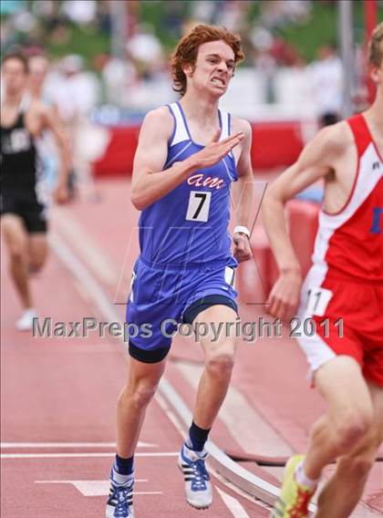 Thumbnail 2 in CIF State Track & Field Championships (1600m) photogallery.