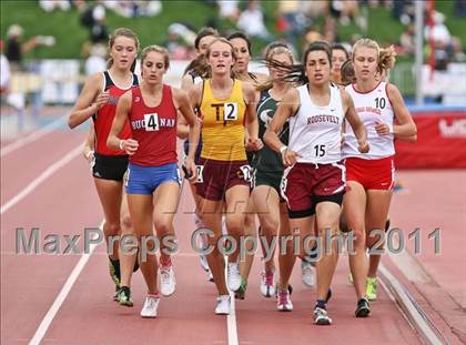 Thumbnail 2 in CIF State Track & Field Championships (1600m) photogallery.