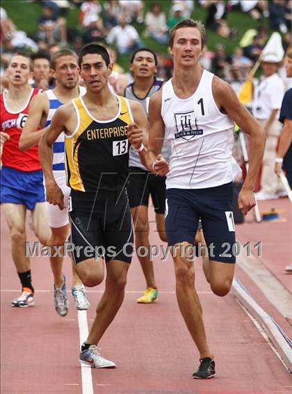 Thumbnail 2 in CIF State Track & Field Championships (1600m) photogallery.