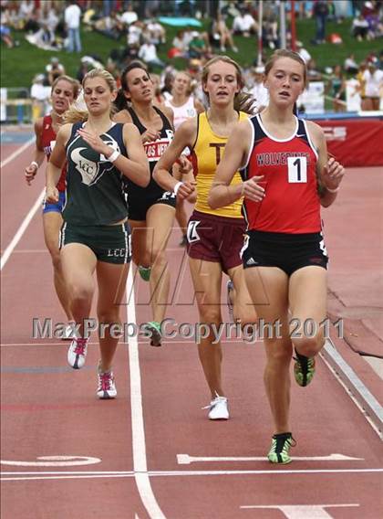 Thumbnail 2 in CIF State Track & Field Championships (1600m) photogallery.