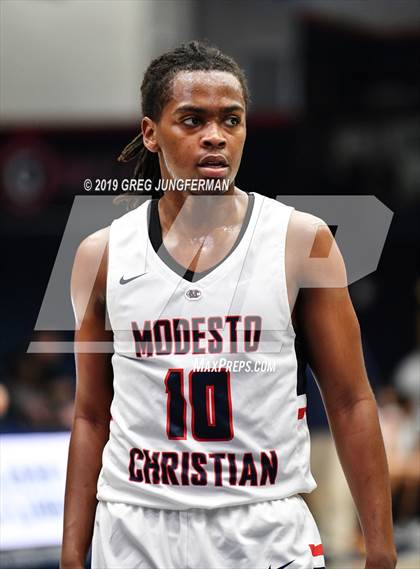 Thumbnail 3 in Modesto Christian vs. St. John Bosco (MaxPreps/DLS MLK Classic) photogallery.