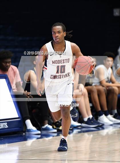 Thumbnail 1 in Modesto Christian vs. St. John Bosco (MaxPreps/DLS MLK Classic) photogallery.