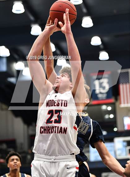 Thumbnail 3 in Modesto Christian vs. St. John Bosco (MaxPreps/DLS MLK Classic) photogallery.