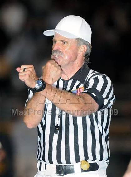 Thumbnail 3 in Notre Dame @ Moorpark photogallery.